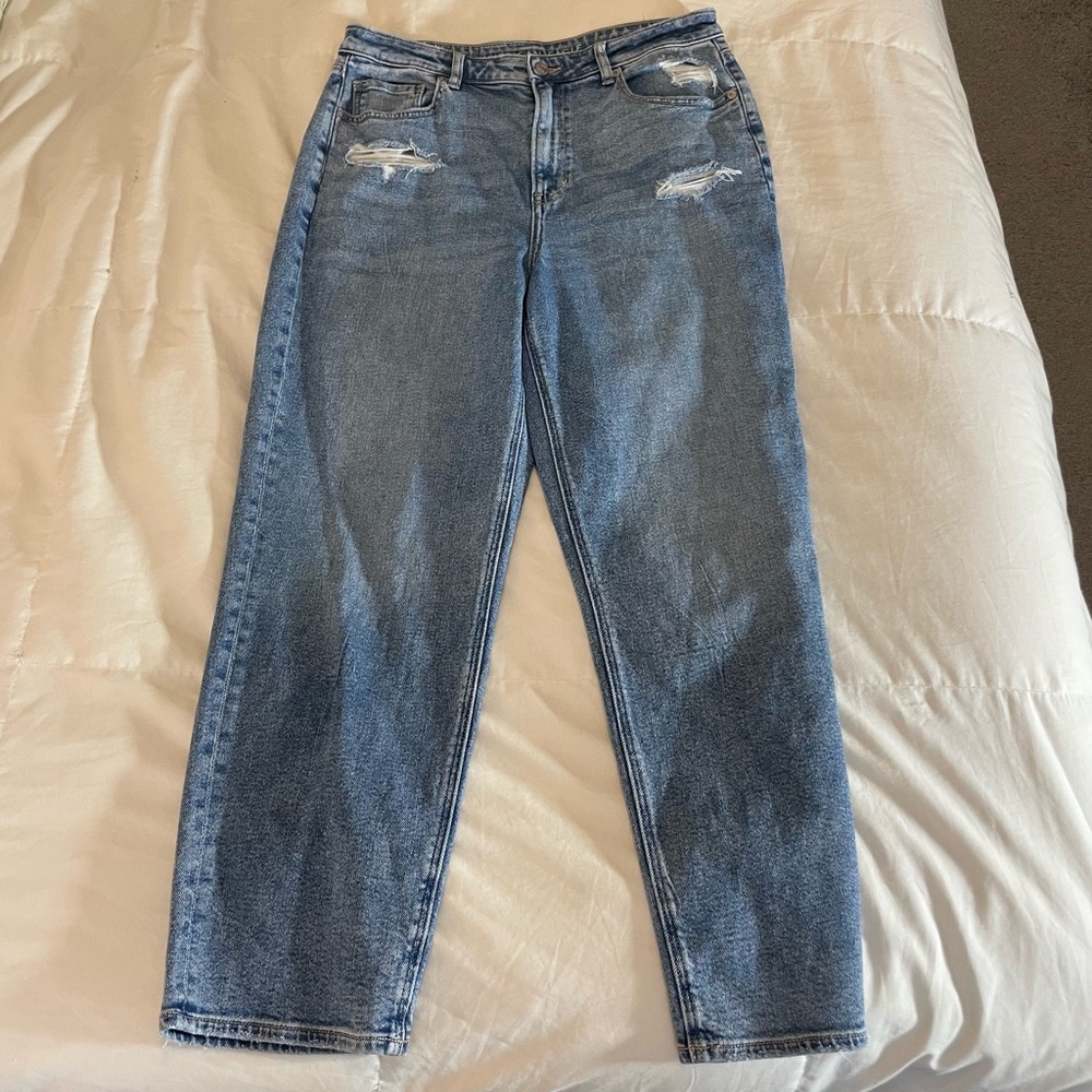 American Eagle Mom Straight Jean